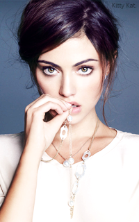 PHOEBE TONKIN. 778881phoebe3