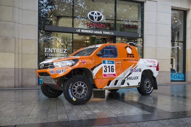  Toyota France Compétition dévoile son Hilux engagé sur le Dakar 2016 7810032EM0593