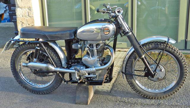 Café du CRC - Chapitre NORD ! - Page 20 785382velocette20scrambler2001