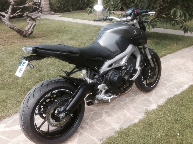 Photos de toutes les Yamaha MT-09 du forum ! :) - Page 9 785839Yinconnu