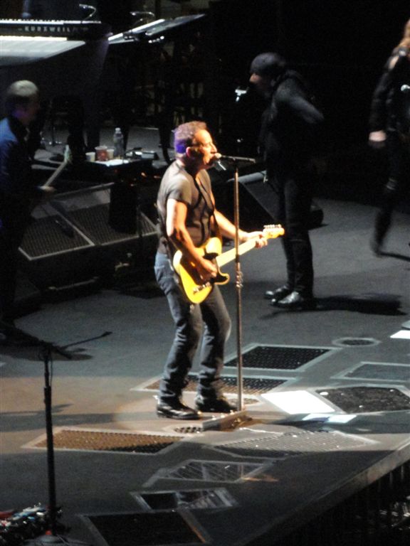 [Setlist] PARIS 5 juillet - Page 13 787611BruceSpringsteenandtheEStreetBandBercyParis05072012001