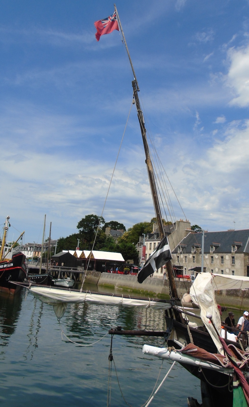 [Vie des ports] LE PORT DE DOUARNENEZ - Page 25 790392DZ3