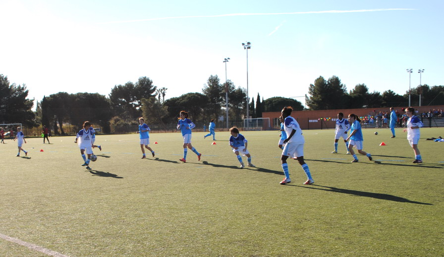 FEMININES DE L'OM : L'AVENIR LEUR APPARTIENT !!! UNE EQUIPE SE CONSTRUIT  2013  - Page 4 795166Photo069