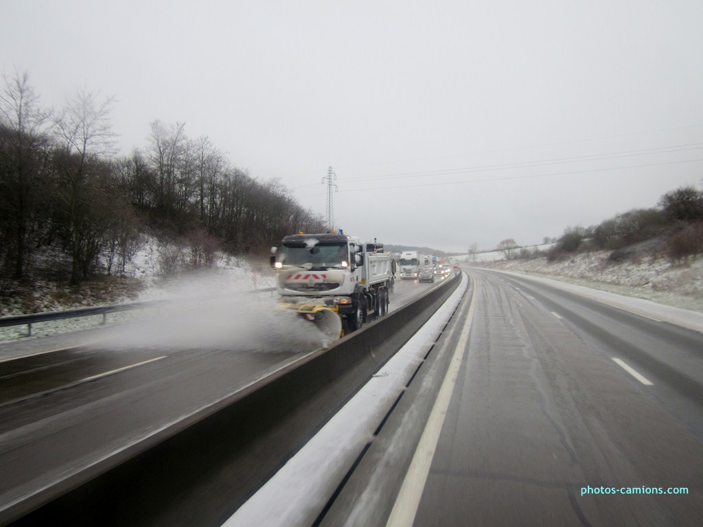 Chasses neige sur l'autoroute 800464photoscamions8II201328Copier