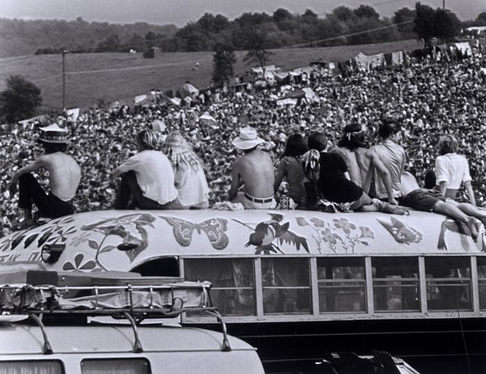 Les années 20 à 70 : photos et vidéos d'époque (partie 2) - Page 3 800551festivalwoodstock1969