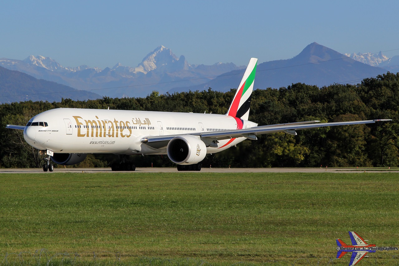 Aéroport de Genève Cointrin [GVA-LSGG]   - Page 2 800895boeing777300EREmirates1