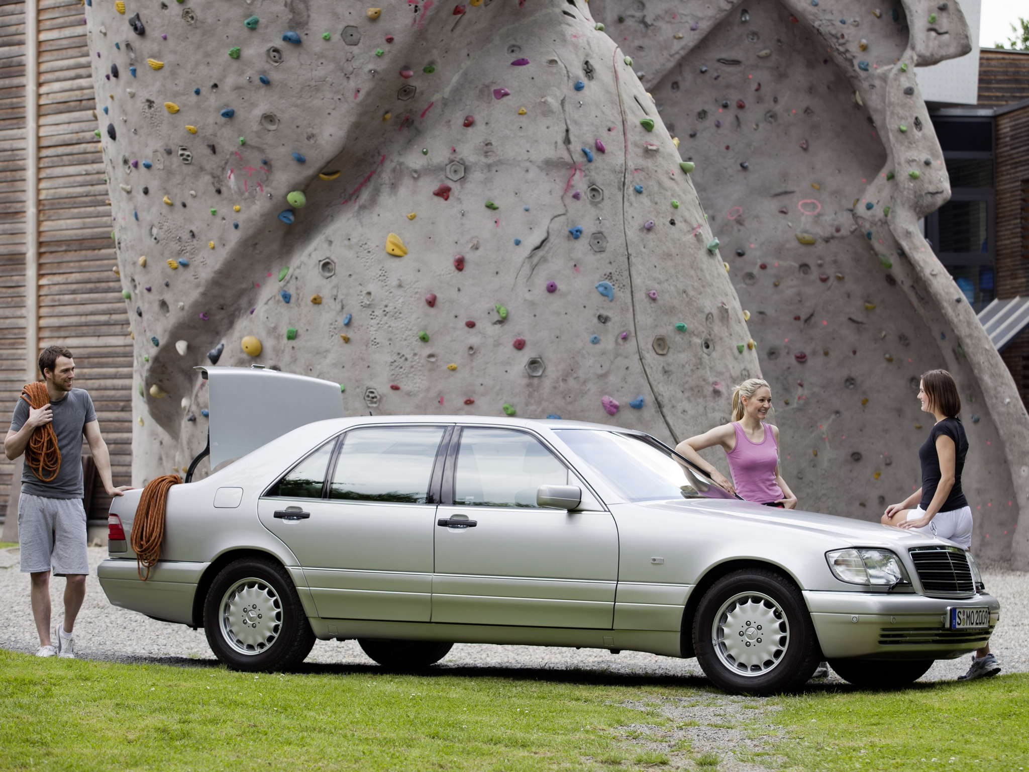 les plus belles photos de Mercedes-Benz classe S w140 et c140... juste pour rêver et pour le plaisir des yeux - Page 3 813091mbw140bellephoto0060