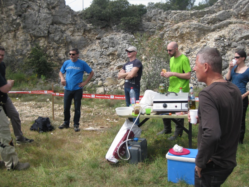 Banderolées et randonnées les 18 et 19 avril 2015 à Uzès 817399IMG2637