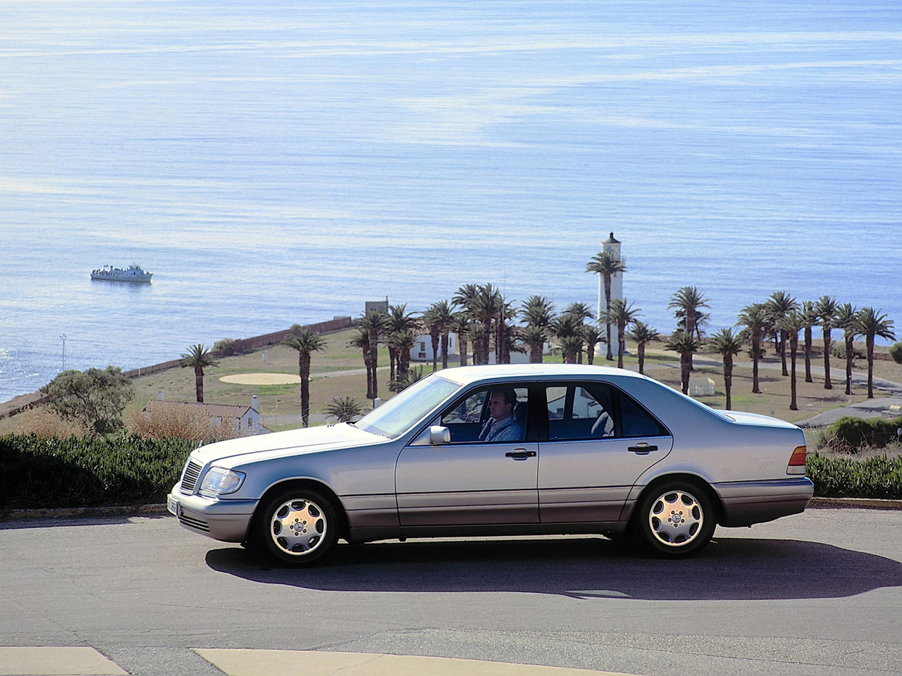 les plus belles photos de Mercedes-Benz classe S w140 et c140... juste pour rêver et pour le plaisir des yeux - Page 3 820324mbw140bellephoto0062