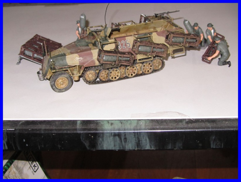 Mtl.SPW.Sd.Kfz.251/1Ausf.D mit Schwerer Wurfrahmen 40 STUKA ZU FUSS 1/35 de TAMIYA 821656IMG0915800x600