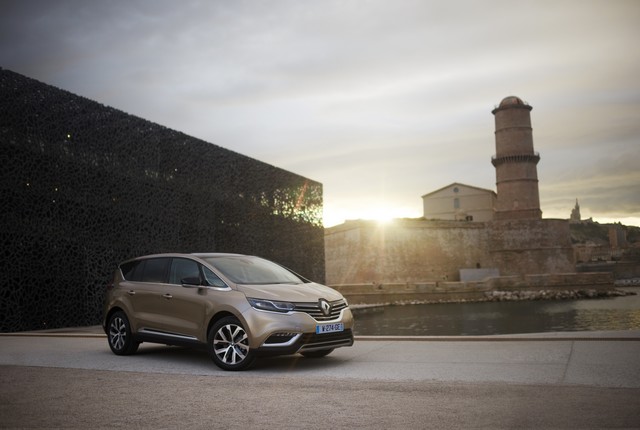 Salon de Genève 2015 : Renault KADJAR, le crossover sur le terrain de la séduction 8282306667316