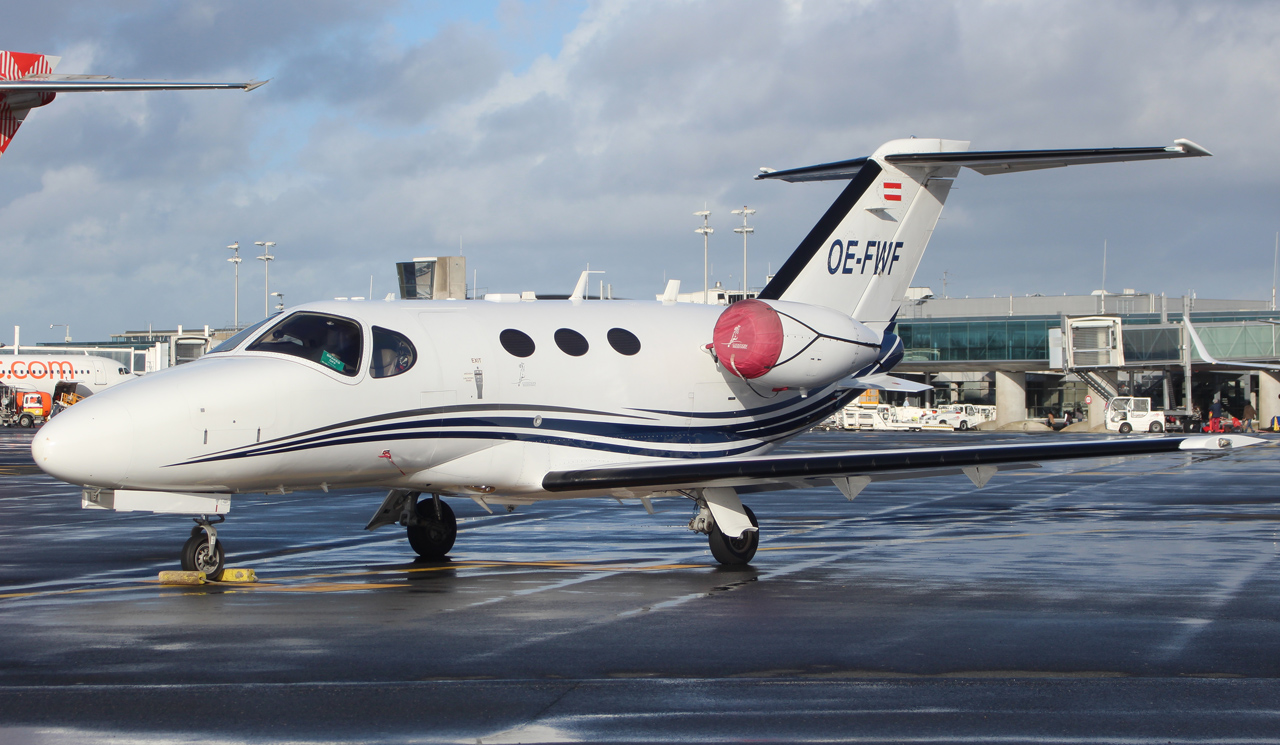 [BIZ JETS] L'Aviation d'Affaires de 2014...  830688IMG5407