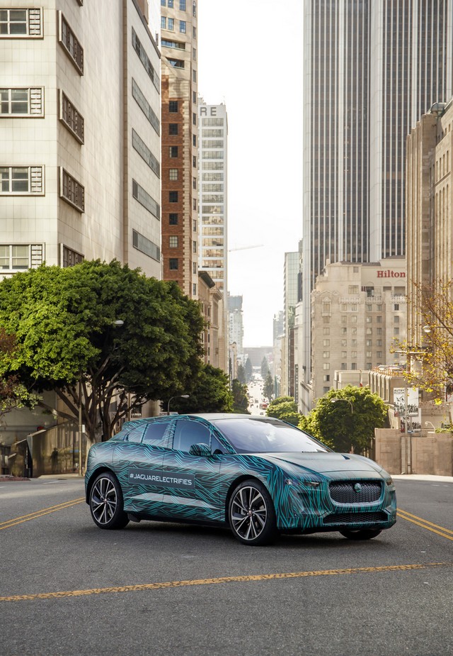 Le Jaguar I-PACE en road trip électrique à Los Angeles 830921jipaceroadtrip061217025