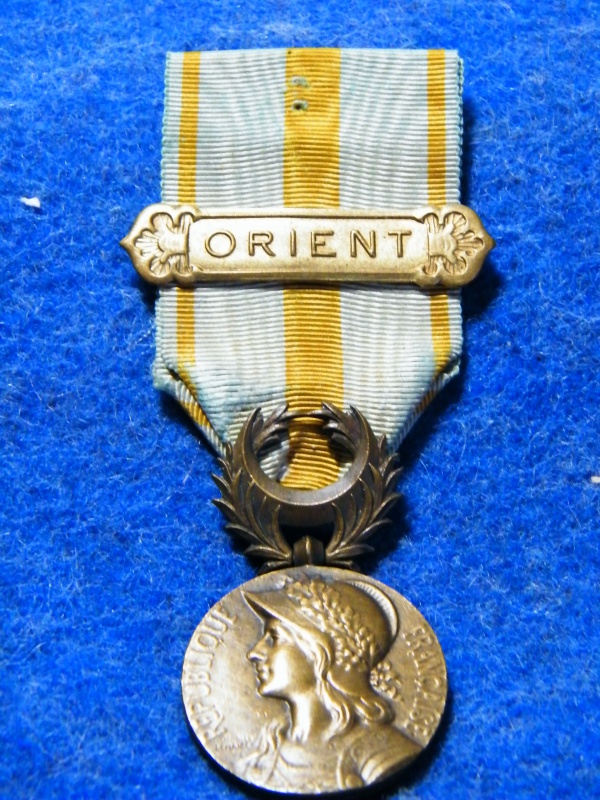 medaille d'orient avec son agrafe 832469010