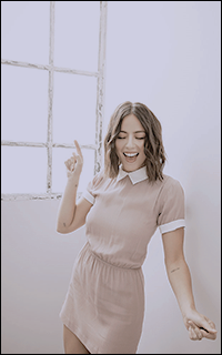 Chloe Bennet 835495chloebennet