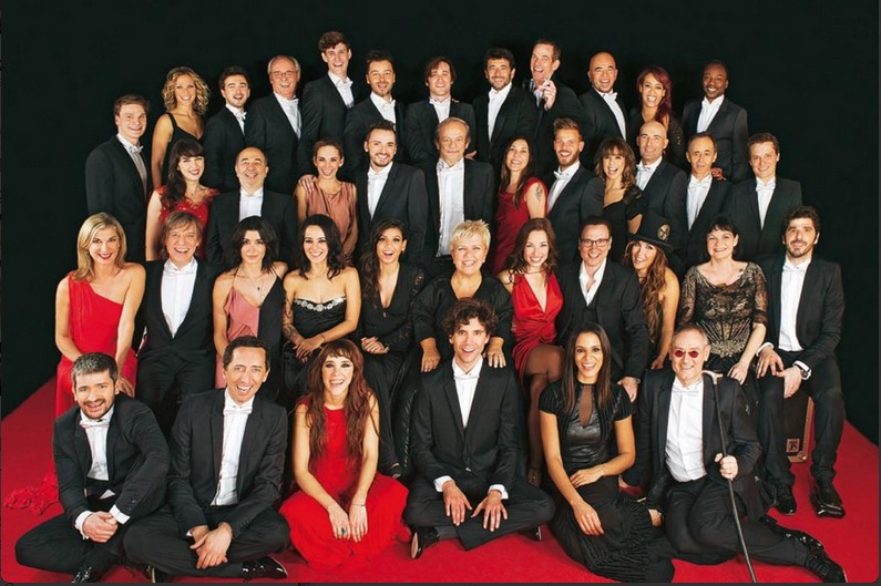 Mika dans "la boite à musique des Enfoirés" 2013 ! - Page 3 837325photodegroupe