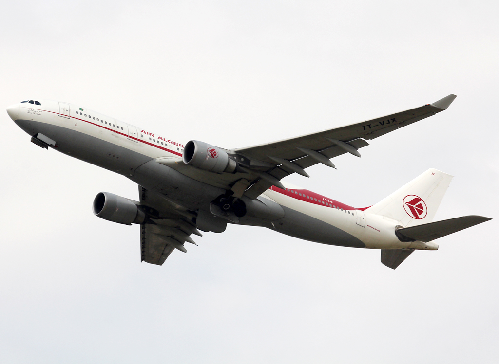 Spotting LFPO/ORY le 12 Aout - Page 2 841266A330200AirAlgerie7TVJXORY120812EPajaud