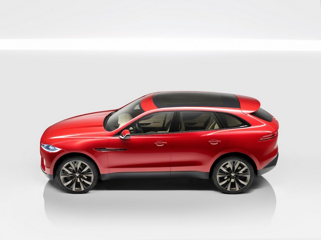 Jaguar présente le Concept Crossover C-X17 rouge « Italian Racing » 842112jaguarcx171