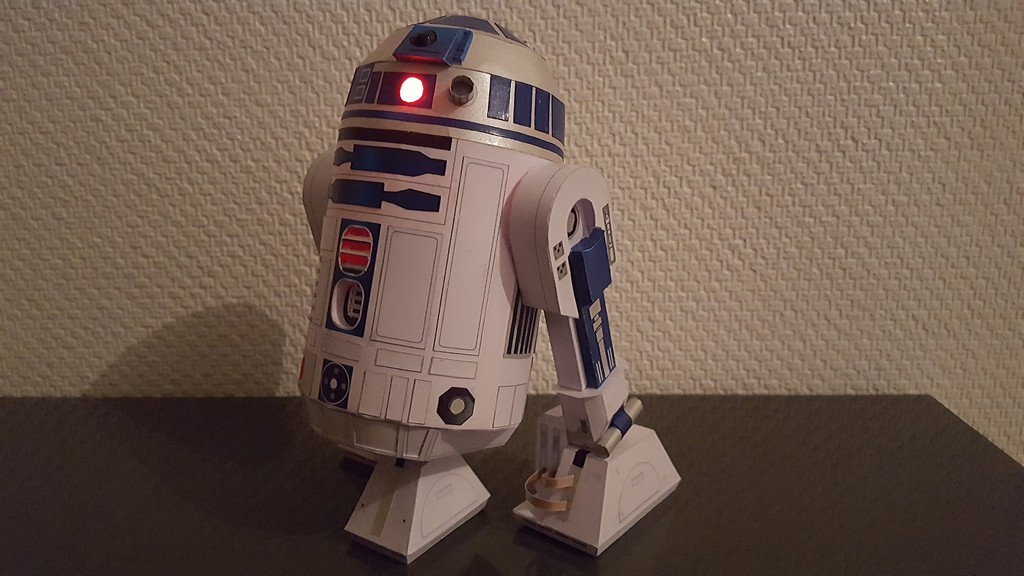 [TERMINE] R2-D2 Paper-Replika Version Vincent 84251120170501211747