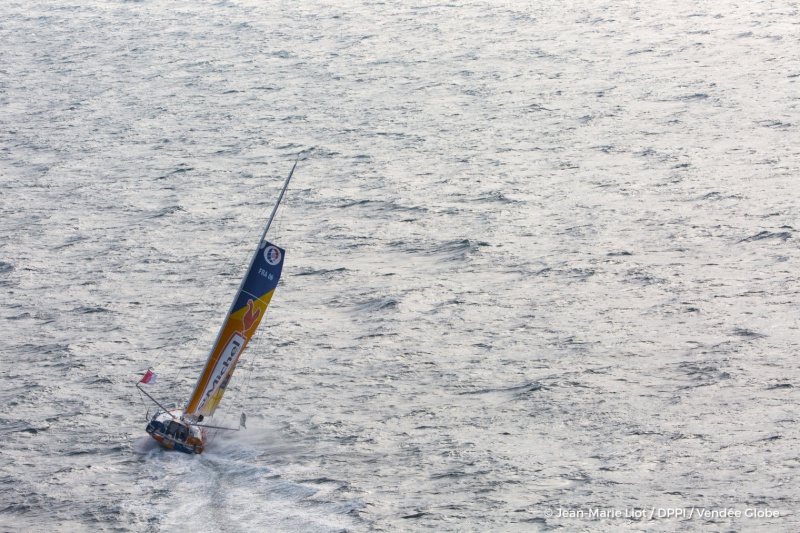 L'Everest des Mers le Vendée Globe 2016 - Page 5 843305sailingaerialimagesoftheimocaboatstmichelvirbacskipperjeanpierredickfraduringhisconveytothestartofthevendeeglobe2016offbelleileinsouthbrittanyonoctober132016