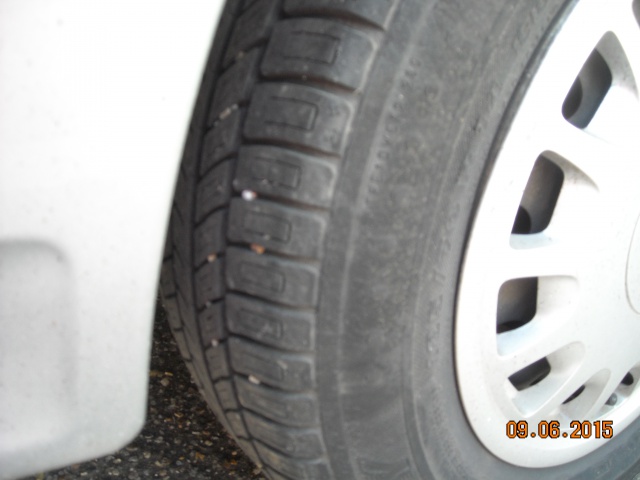 pneus usés sur les cotés 851037DSCN7925