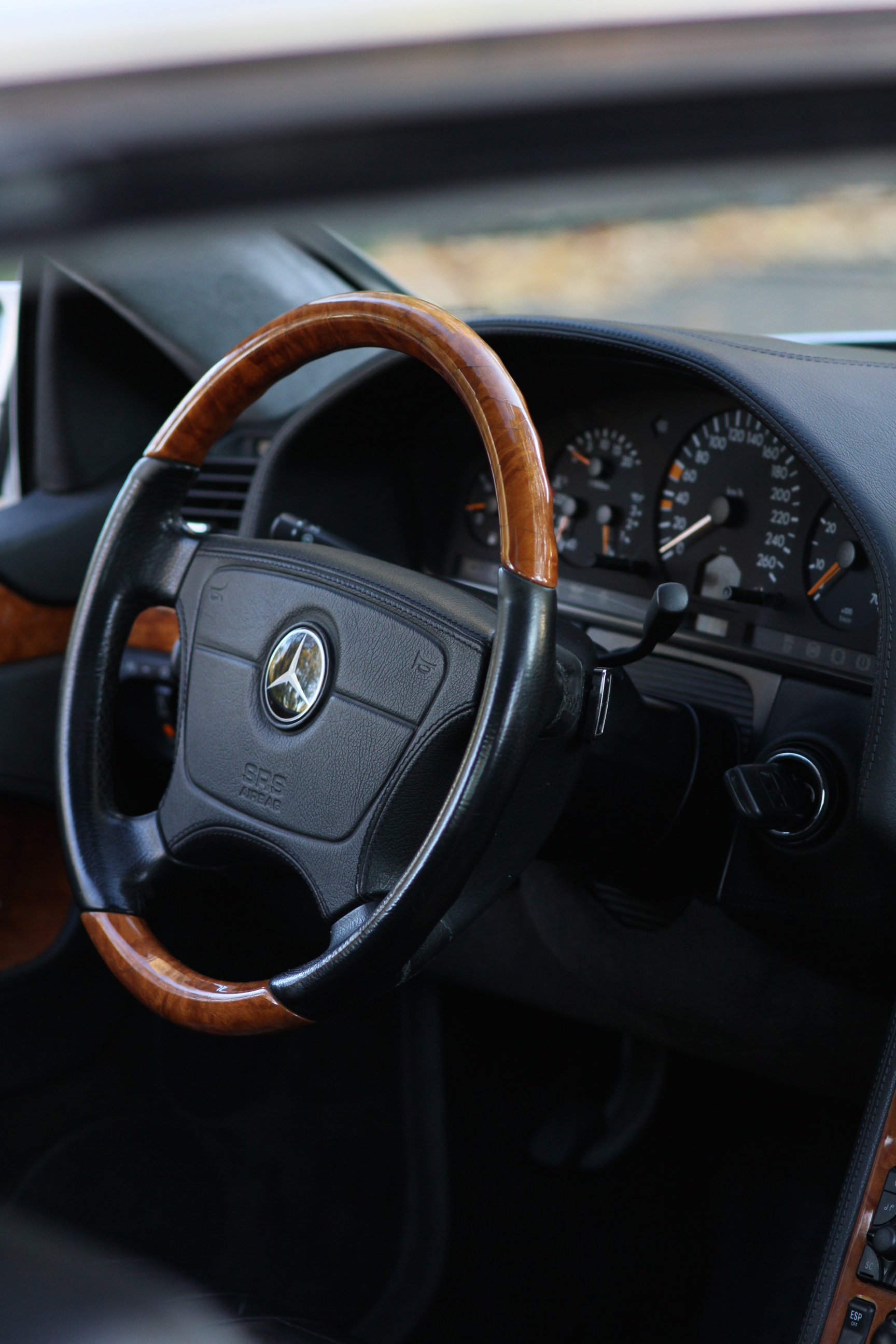 les plus beaux tableaux de bord de la Mercedes-Benz classe S w140 et c140 coupé : intérieur interior cluster tableau de bord - Page 2 851693mbw140board0047