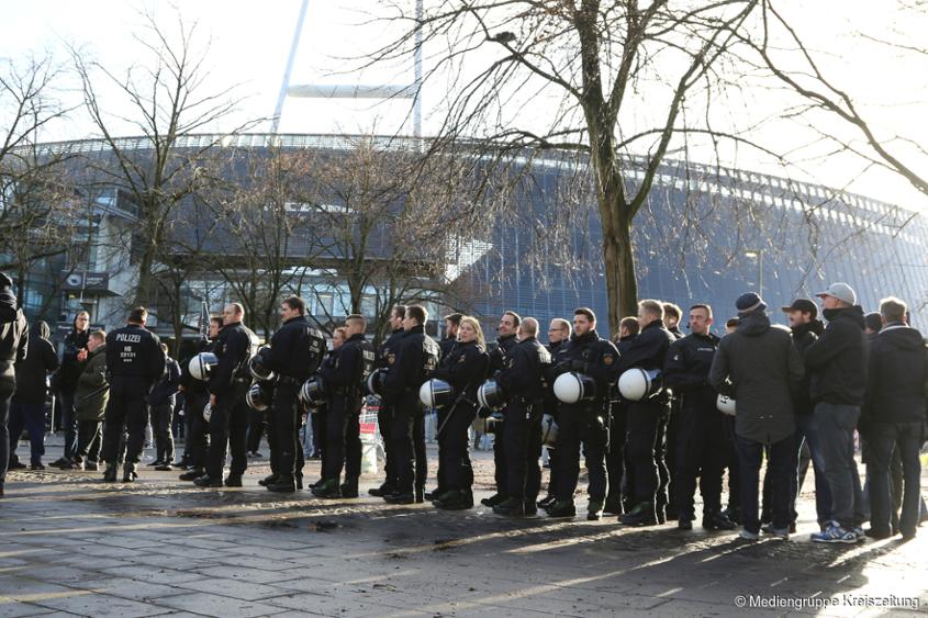 Saison 15/16 - Novembre - Page 5 852978nordderby