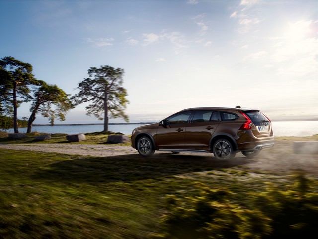 Volvo Cars dévoile le nouveau V60 Cross Country 853169153985VolvoCarsrevealsnewV60CrossCountry