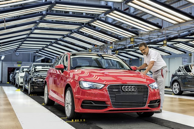 Sur la ligne d’assemblage : la production de l’Audi A3 Sportback e-tron  853221AU140796large