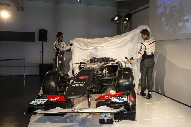 F1 2013 : Sauber a présenté la C32-Ferrari  8549952013SauberC3214