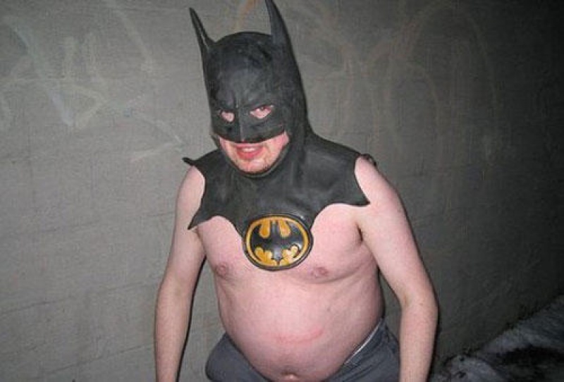 Les costumes du Net en vrac !!! - Page 25 855934worstbatmancostumetroll