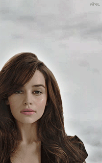 Emilia Clarke avatars 200x320 pixels 858486AvatarEmiliaClarke3