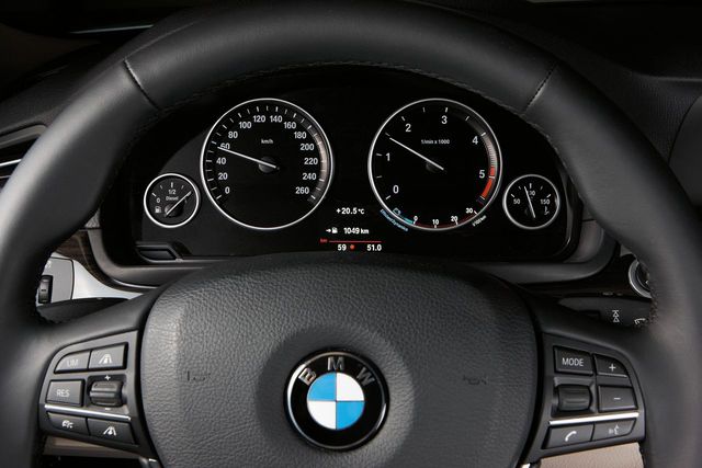 Officielle : BMW Série 5 2010 ! 863610bmwserie5201045