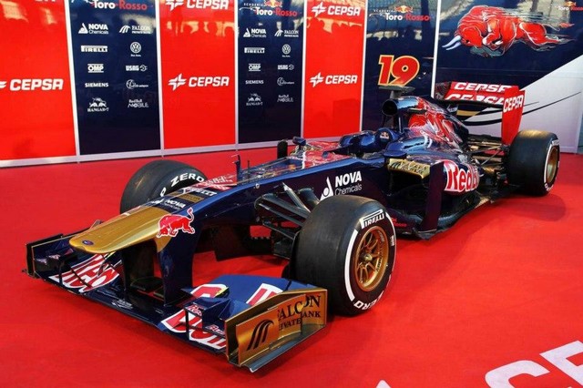 F1 2013 : Toro Rosso présente sa STR8 8640542013ToroRossoSTR89