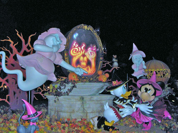 TOKYO DISNEYLAND: Halloween 868526deco1