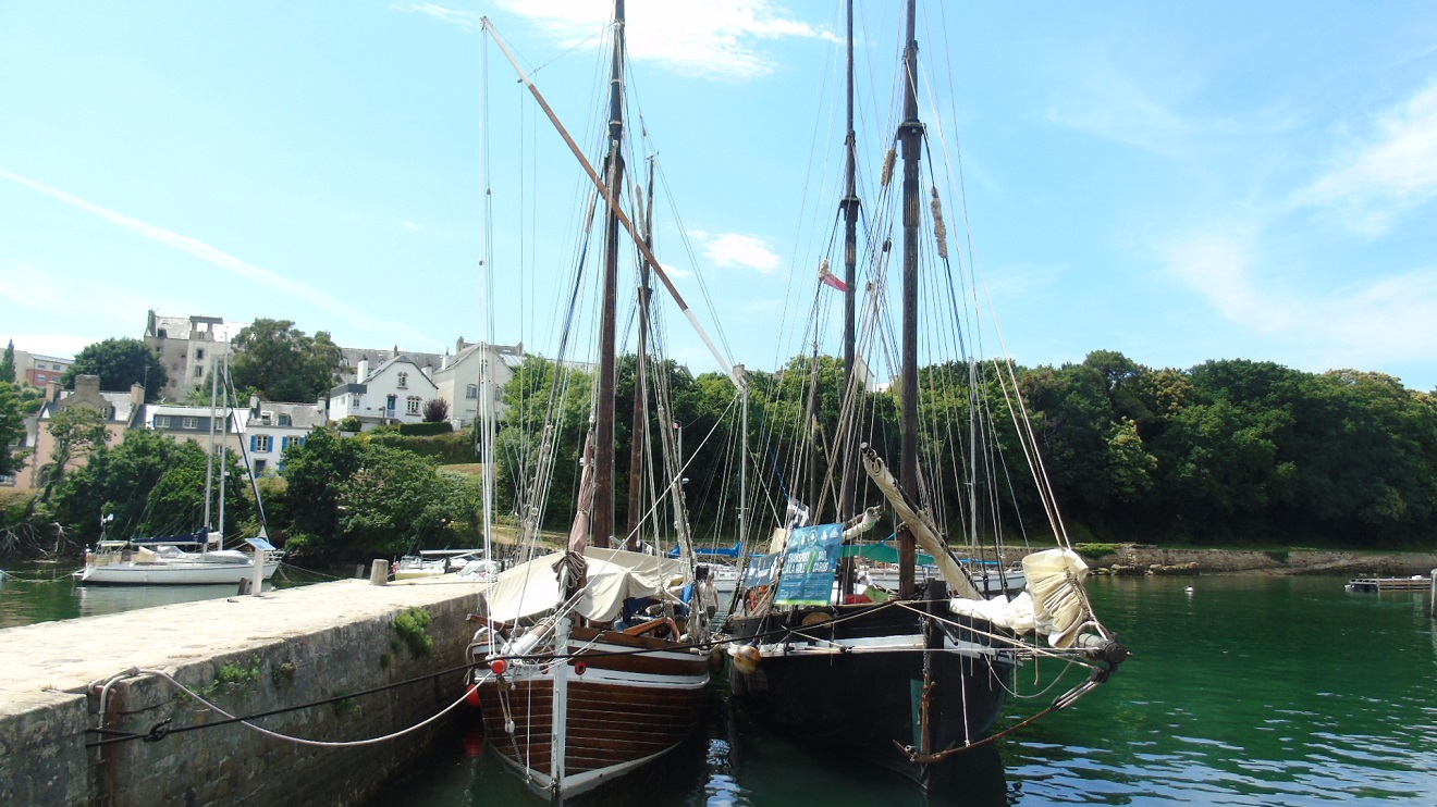 [Vie des ports] LE PORT DE DOUARNENEZ - Page 25 870088DZ2