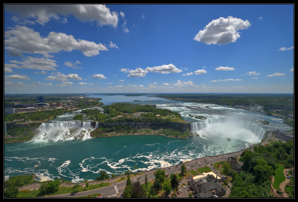 Les chutes du Niagara 871685can030052aout2016