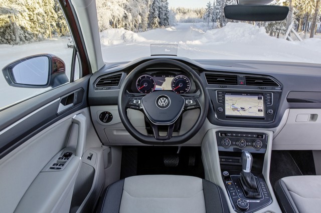 Le Nouveau Tiguan décroche les cinq étoiles aux crash-tests Euro NCAP  873190hddb2016au00043large