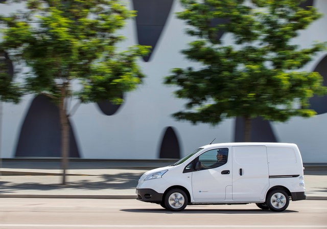 Le Nissan E-NV200 Remporte Le Prix Auto Environnement MAAF 2015 Dans La Catégorie Utilitaire 87478612041815