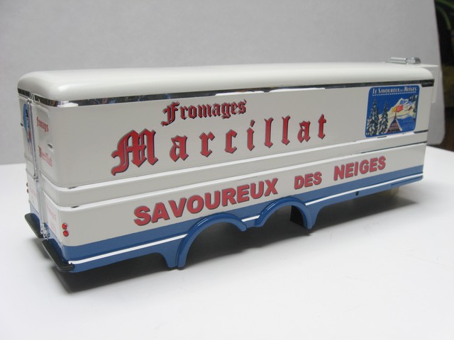 collection  ALTAYA" camions d'autrefois  "  au 1/43 - Page 4 884778IMG6088