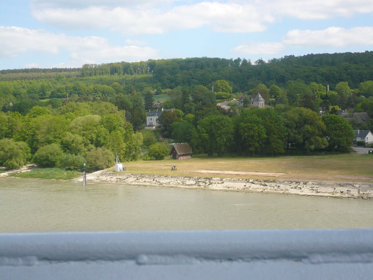 LE VOYAGE DE LA JEANNE SUR LA SEINE 88507783etilyadebeauxpaysagessurberge