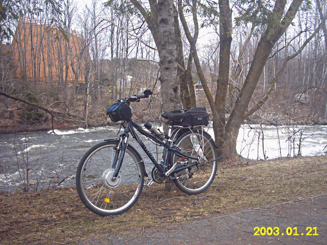 HOOLIGAN..Pas un (( GRAND )) vélo.....MAIS !!! - Page 6 888103X01