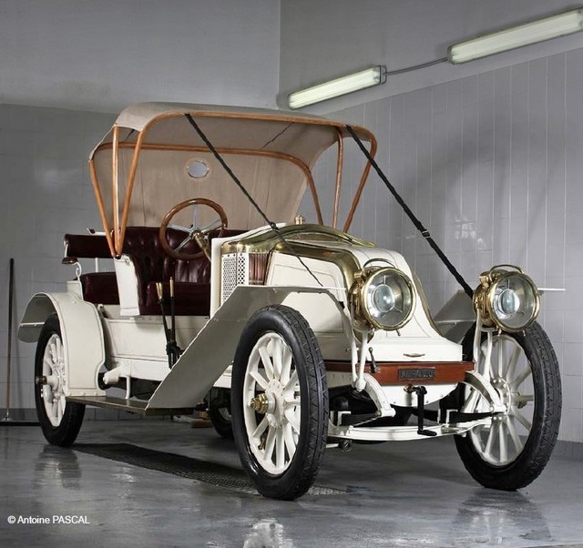 Salon Retromobile : de la Belle Epoque à nos jours, le design selon Renault 8886888692216