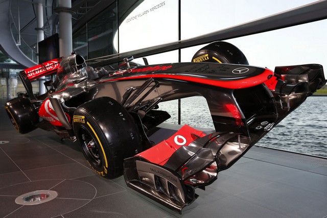 F1 2013 : McLaren dévoile sa MP4-28  8901312013McLarenMercedesMP42810