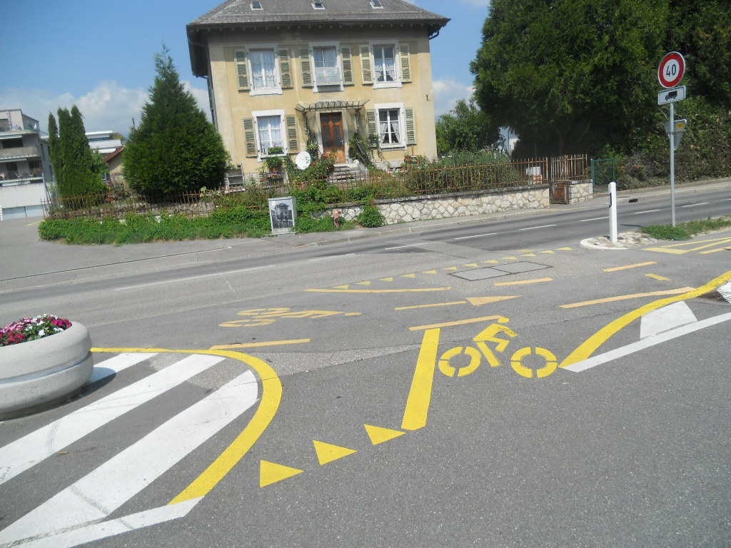 Genève, le trou du cul de l'Europe. 890497Routesdemerde13