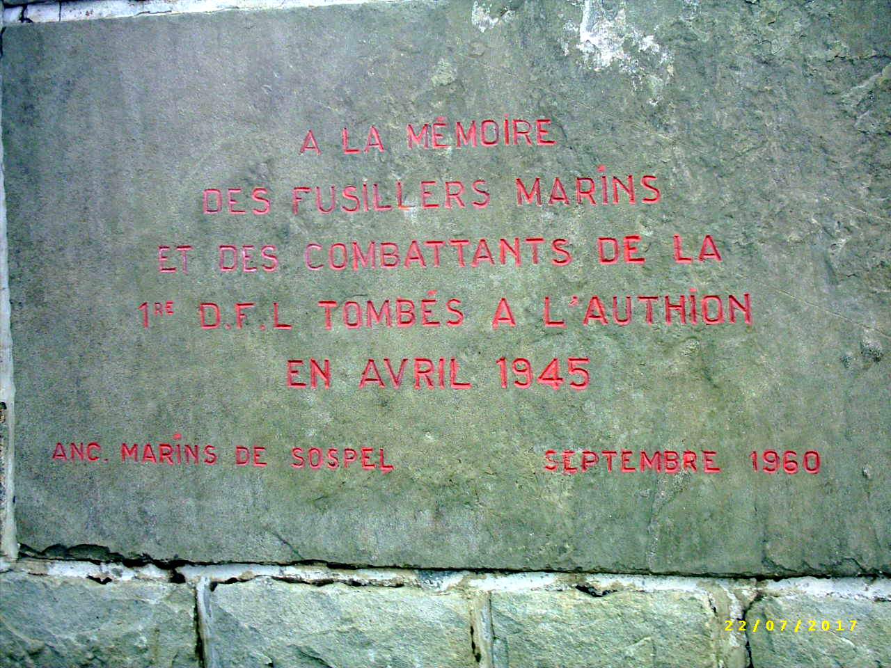 [Histoires et Histoire] Monuments aux morts originaux Français Tome 1 - Page 39 892741PIC0015