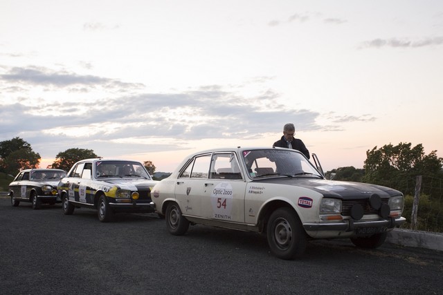 Les trois PEUGEOT à l’arrivée du Tour Auto 2017 à Biarritz 904979MG6996