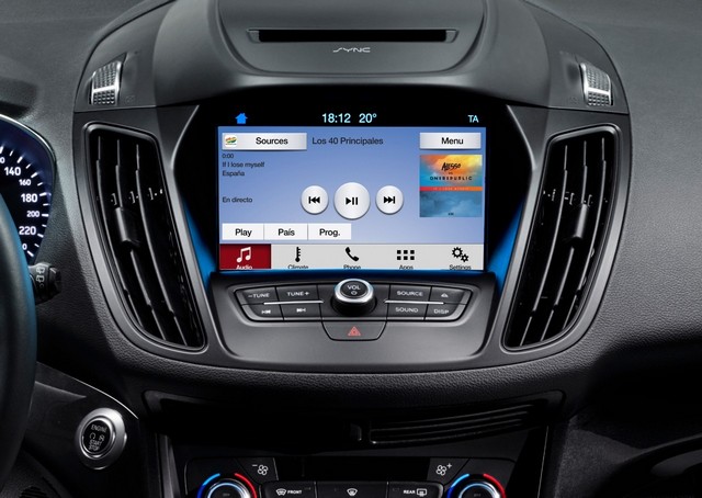 SYNC 3 arrive en Europe pour rendre l’expérience client plus connectée que jamais  916281Ford2016KugaMCASync3Los4012