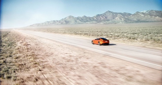 Michelle Rodriguez Conduit La Jaguar F-TYPE SVR À Plus De 320 Km/h 916355JAGUARFTYPESVR200MPHHERO14LowRes