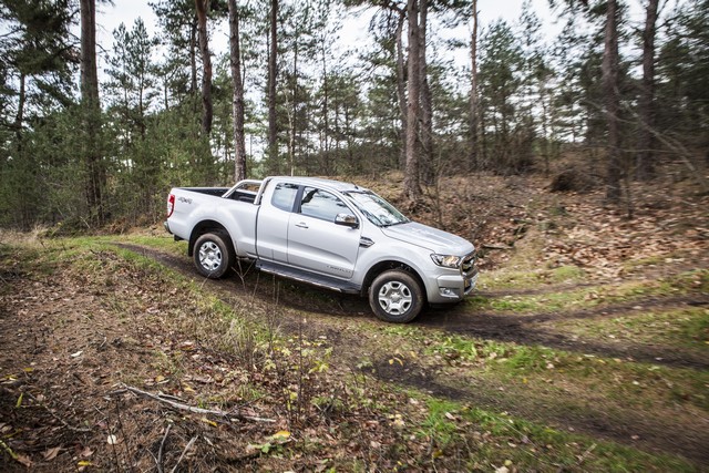 Le nouveau Ford Ranger est le seul pick-up à obtenir 5 étoiles aux tests Euro NCAP 919045FordAWD2015Ranger02